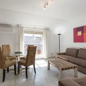 Lu&cia Station Apartment