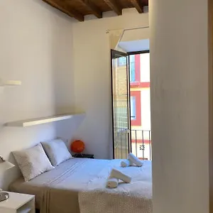 Alvarez 7 Apartment